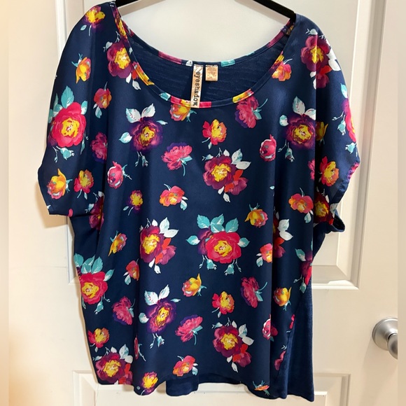 Eyeshadow Tops - Eyeshadow Navy Floral Women's Blouse